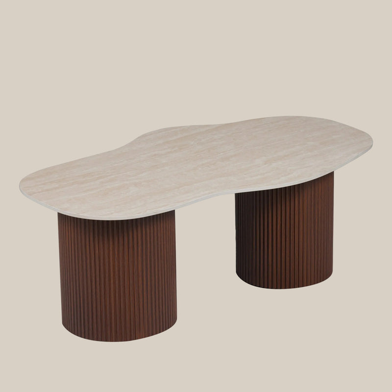 Kelsey — Table basse en céramique travertin en situation