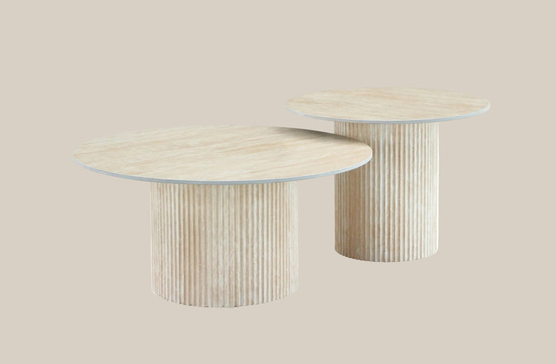 Osgood — Table basse en céramique travertin mat en situation