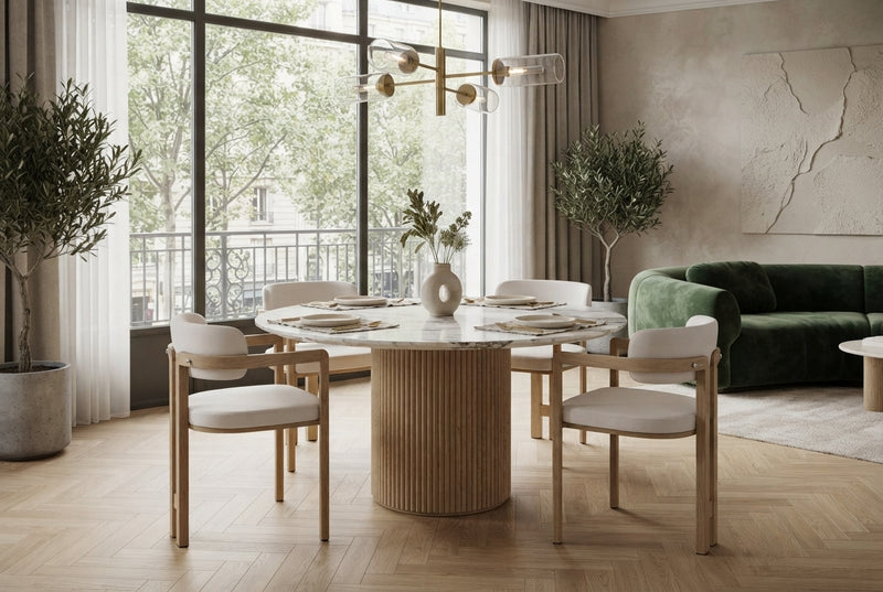 Blackwell — Chaise en velours beige, piètement effet bois en situation