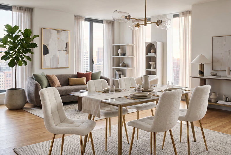 Hazelby — Chaise en molletonné doudou écru, piètement gold en situation