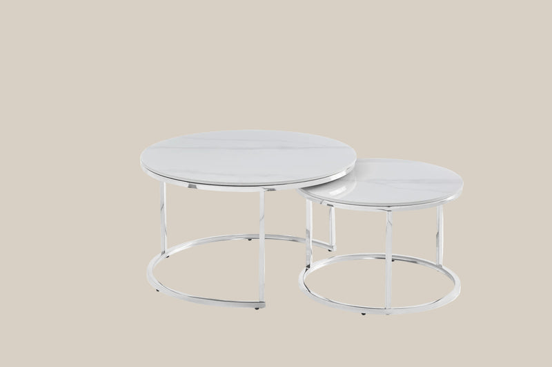 Vernham — Table basse gigogne en céramique marbre blanc en situation