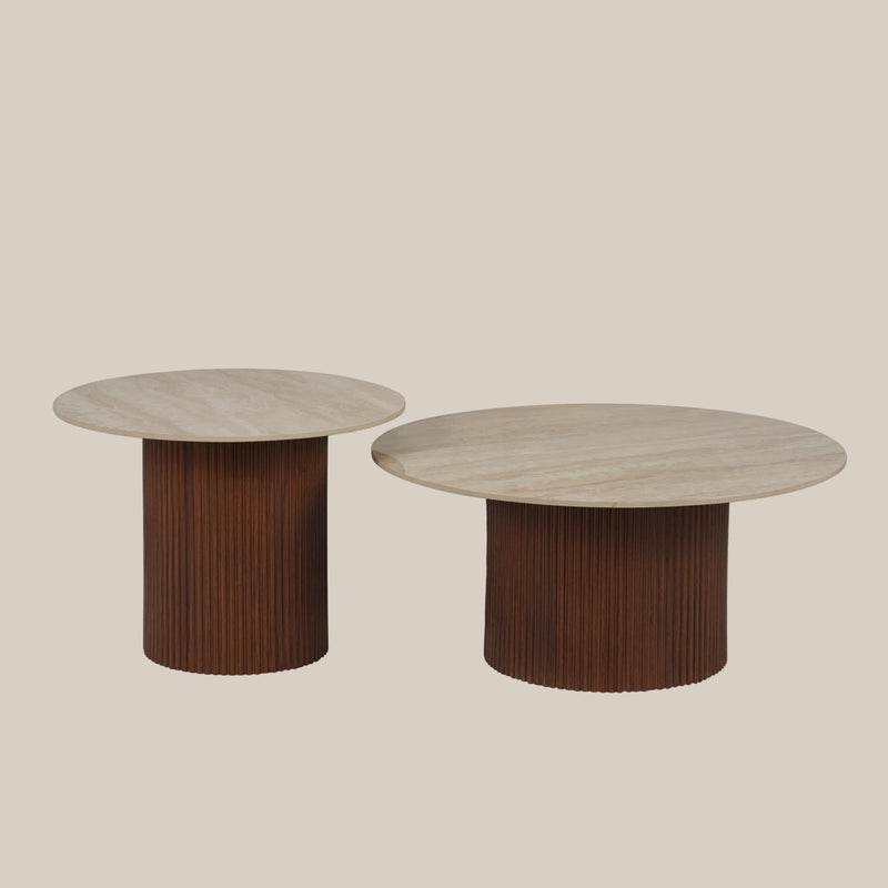 Kirby — Table basse en céramique travertin brillant en situation