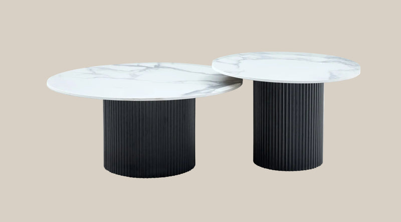 Thurlow — Table basse gigogne en céramique marbre blanc en situation