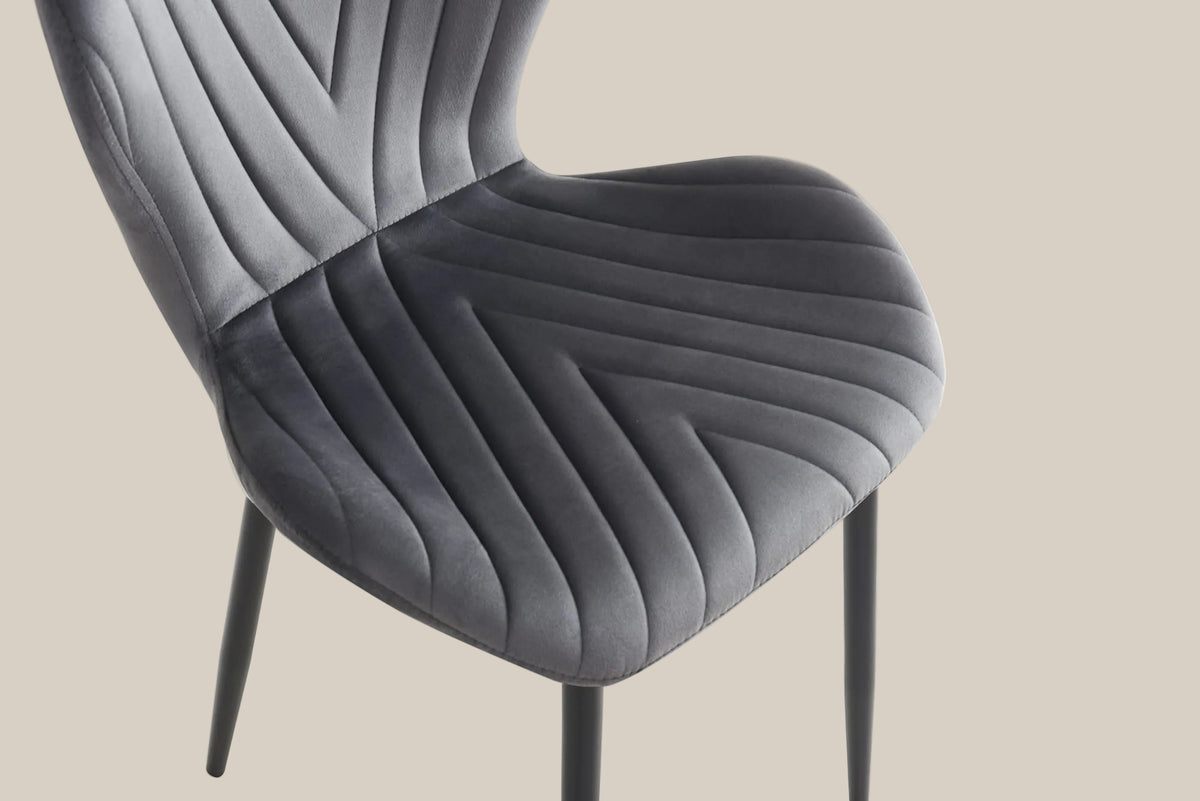 Everly — Chaise en velours anthracite, piètement métal noir — vue 4