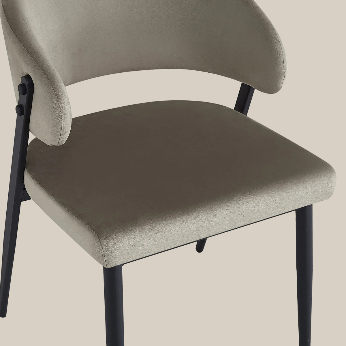 Ashford — Chaise en velours taupe, piètement métal noir — vue 3