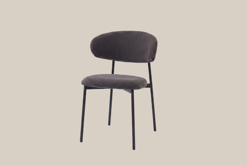 Pendle — Chaise en velours côtelé gris, piètement métal noir