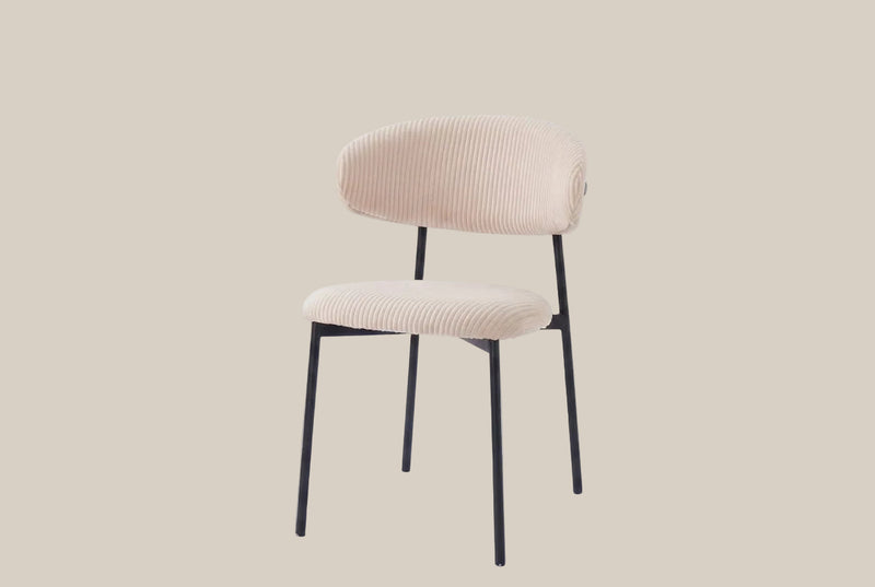 Pendle — Chaise en velours côtelé beige, piètement métal noir