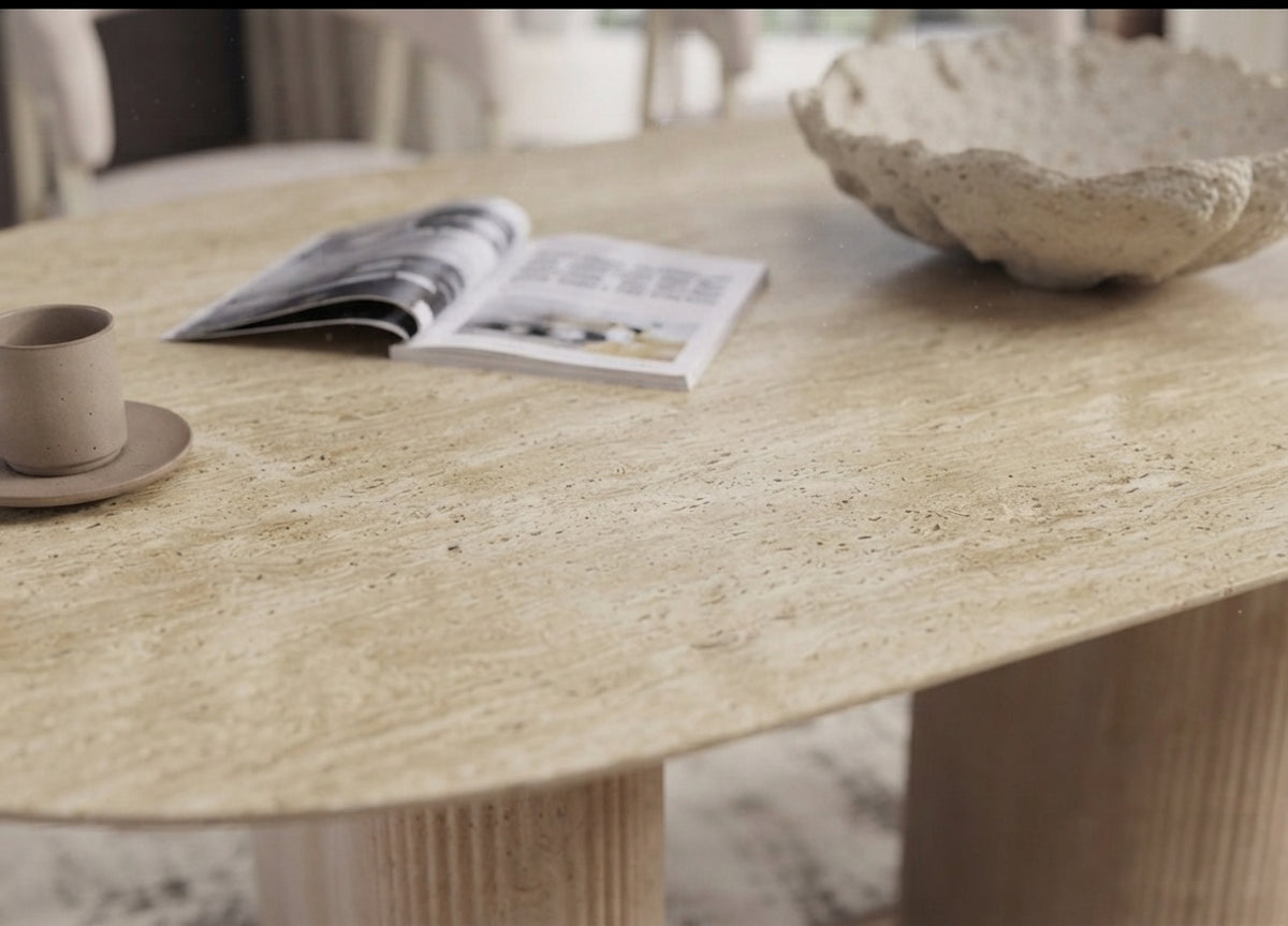 Mosbrook — Table à manger en céramique effet travertin brillant — vue 1