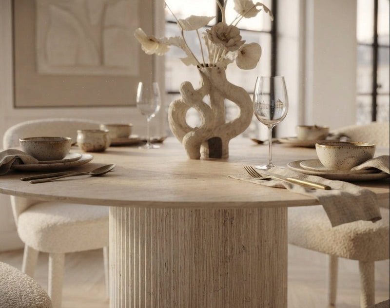 Fairton — Table à manger ronde en bois en situation