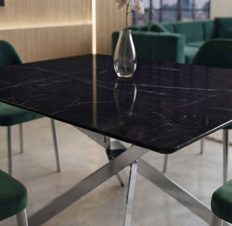 Saxgarth — Table à manger en verre en situation