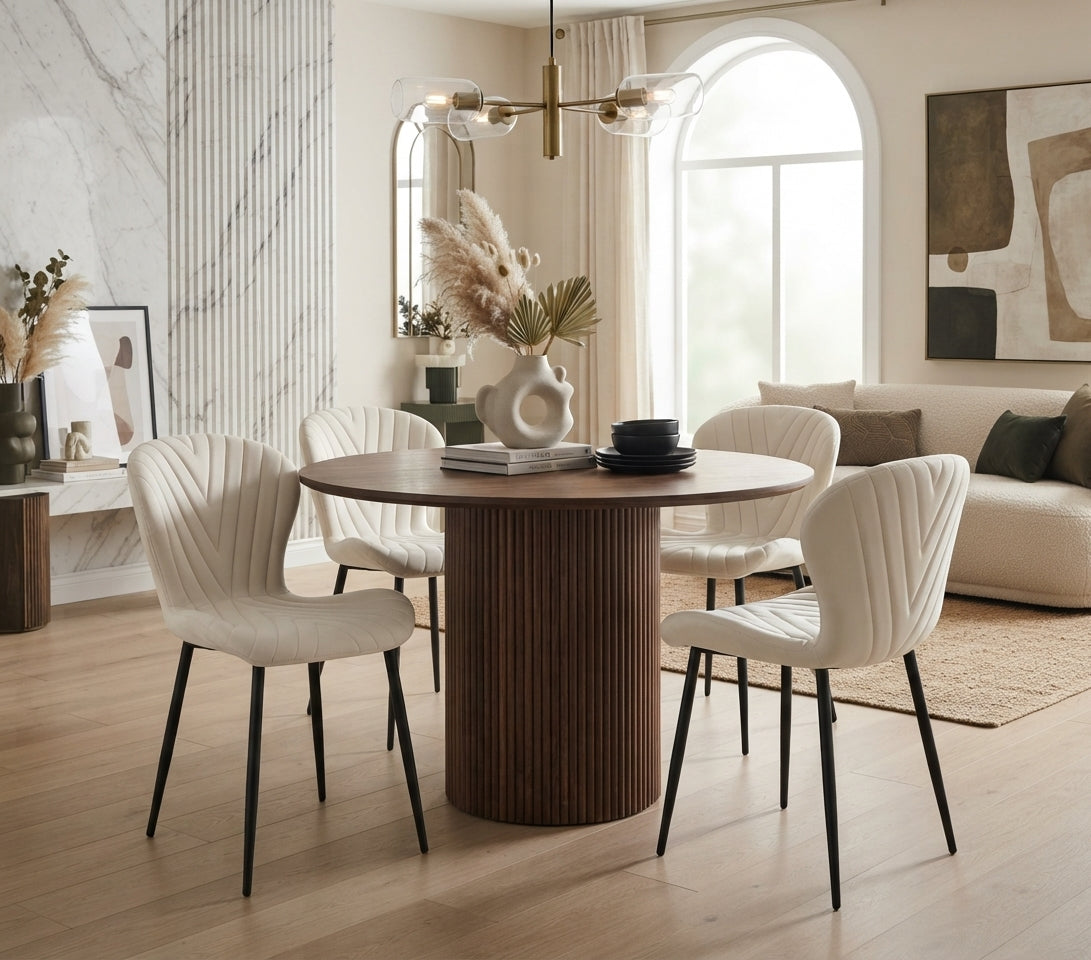 Everly — Chaise en velours beige, piètement métal noir — vue 1