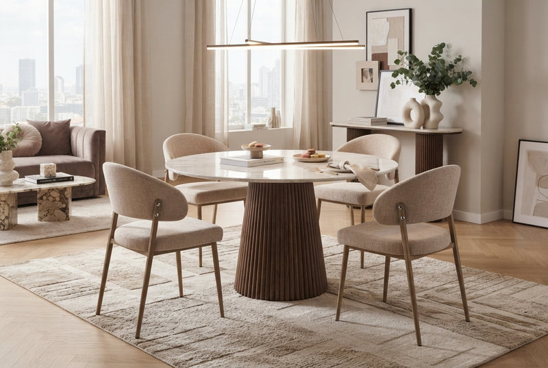 Ashford — Chaise en tissu Marbella marron glacé, piètement effet bois en situation