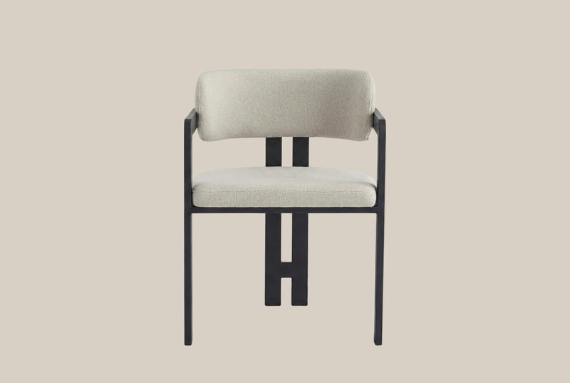 Blackwell — Chaise en grain sable, piètement métal noir