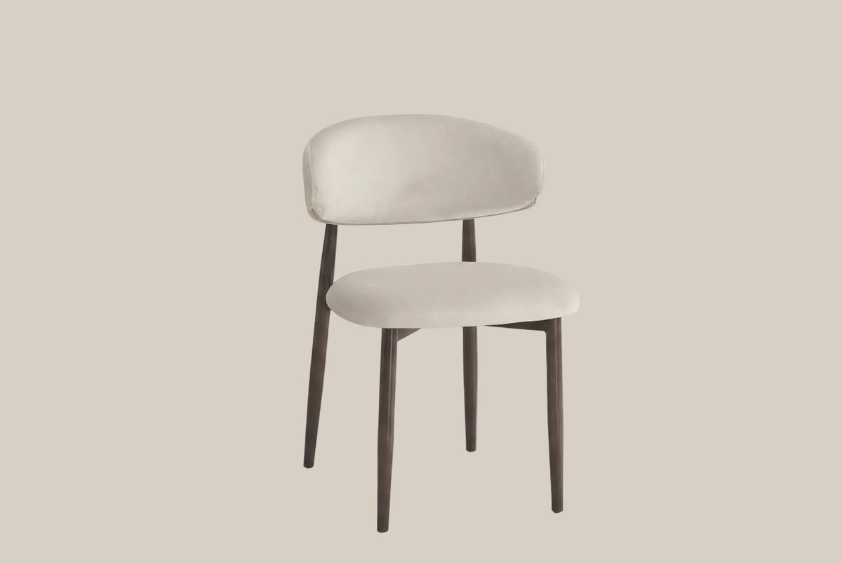 Duxford — Chaise en velours beige, piètement effet noyer — vue 2