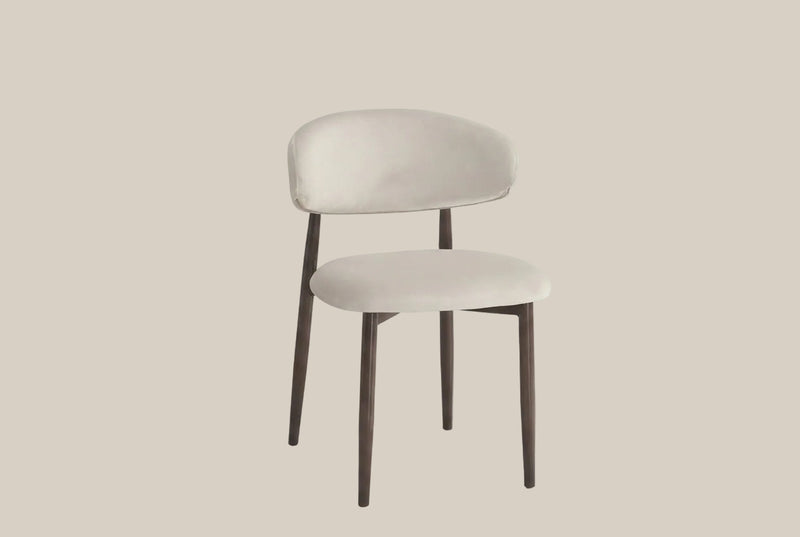 Duxford — Chaise en velours beige, piètement effet noyer
