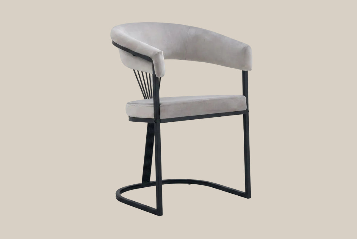 Falmere — Chaise avec accoudoirs en velours gris, piètement métal noir — vue 2