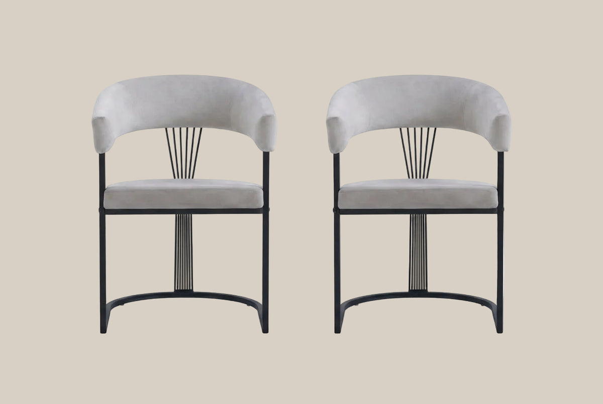 Falmere — Chaise avec accoudoirs en velours gris, piètement métal noir — vue 4