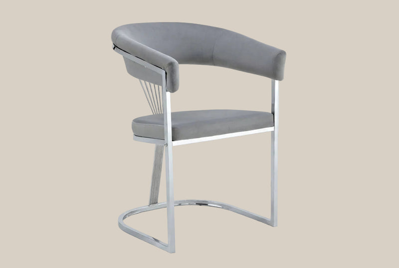 Falmere — Chaise avec accoudoirs en velours gris silver, piètement chrome