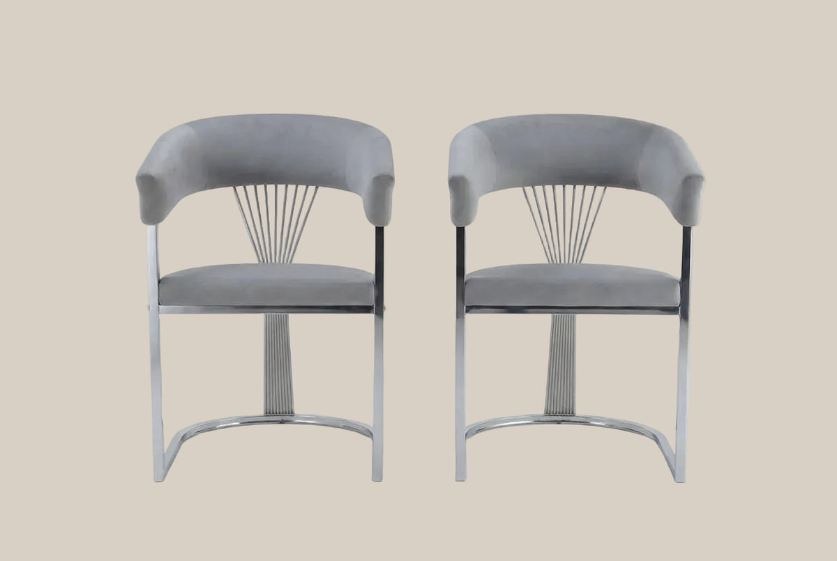 Falmere — Chaise avec accoudoirs en velours gris silver, piètement chrome — vue 4