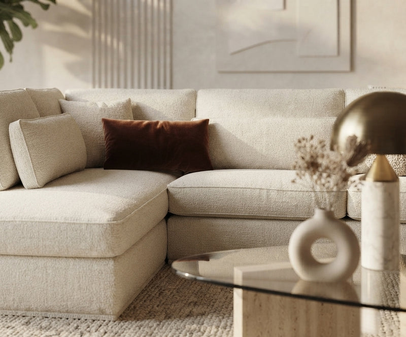 Fenwick – Canapé d'angle gauche en tissu blanc en situation