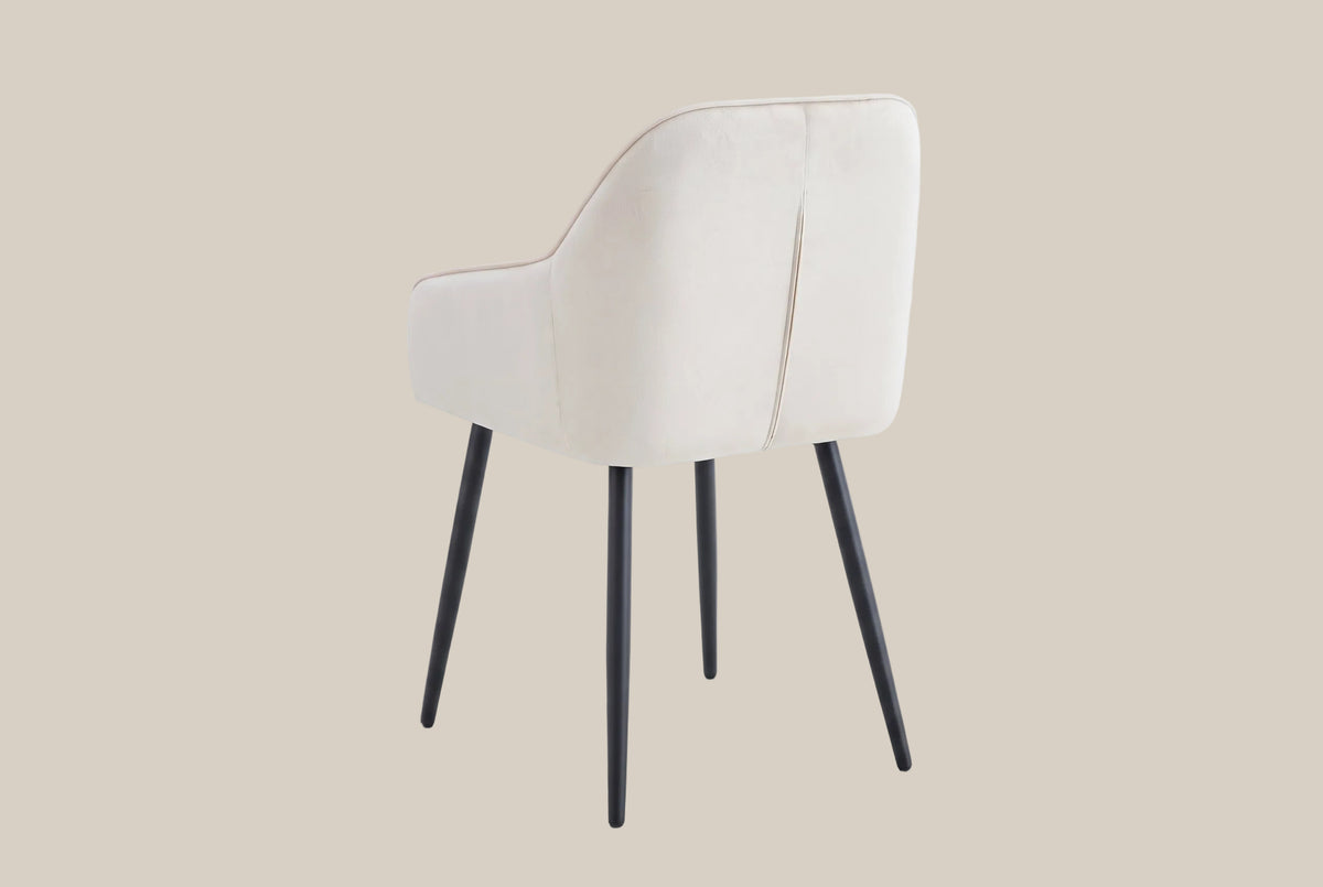 Hartley — Chaise avec accoudoirs en velours beige, piètement métal noir — vue 3