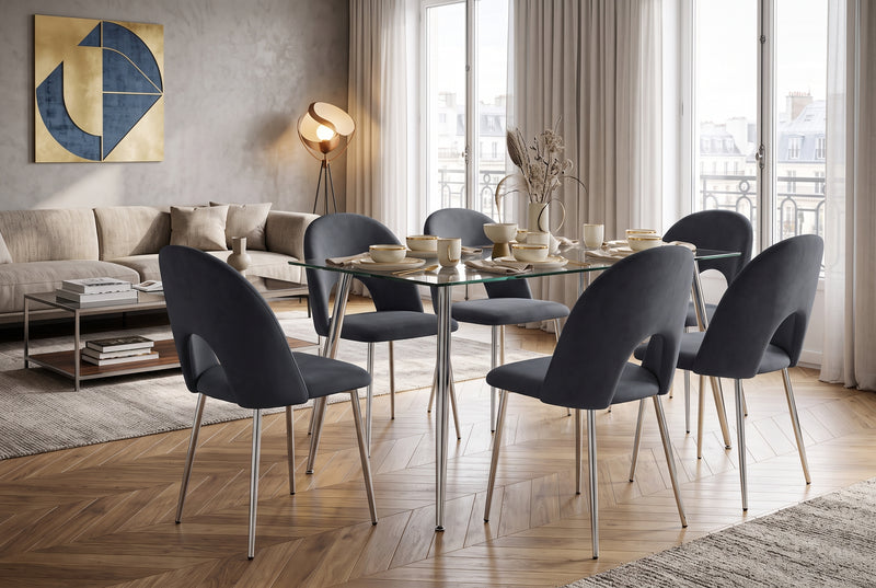 Netherby — Chaise en velours anthracite, piètement chromé en situation