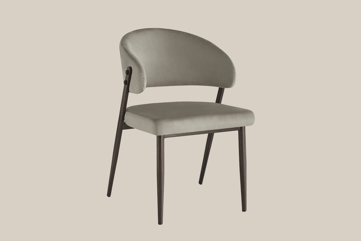 Winford — Chaise en velours taupe, piètement effet noyer — vue 2